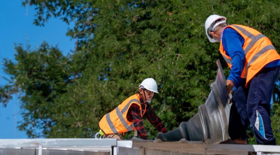 Professional gutter cleaning in Frankfort, MI
